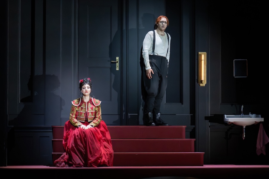 Eve-Maud Hubeaux (Carmen), Attilio Glaser (Don José) © Monika Rittershaus/ Semperoper Dresden