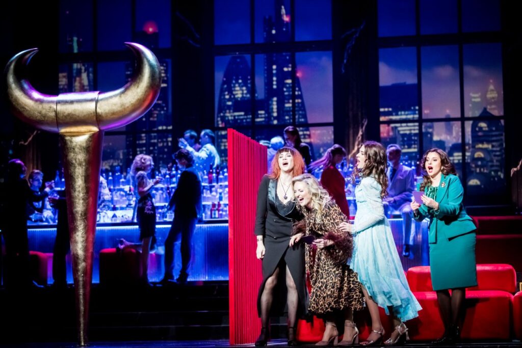 Deniz Uzun (Mistress Quickly), Aleksandra Orłowska (Alice Ford), Hanna Okońska (Nannetta) i Monika Ledzion-Porczyńska (Meg Page) © Krzysztof Bieliński