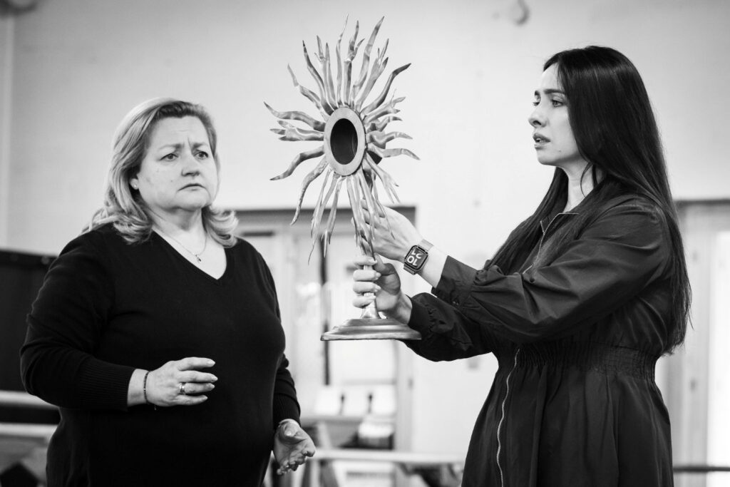 Próby do „Króla Rogera” w Poznaniu. Anna Lubańska (Diakonissa) i Ruslana Koval (Roksana) © Ośko/Bohunia