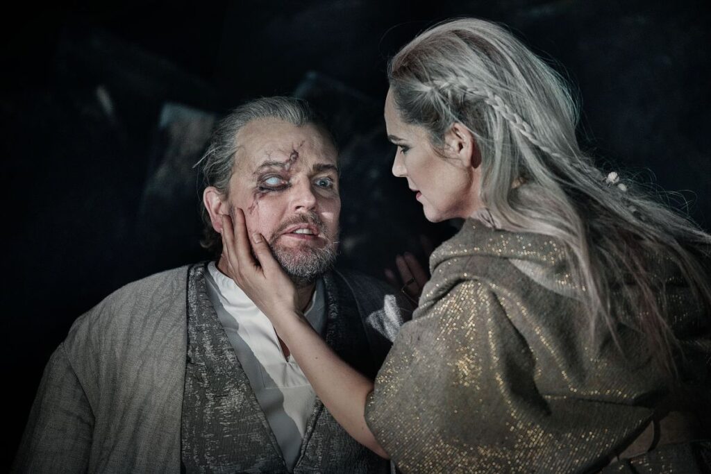 „Walkiria” w Kopenhadze. Tomasz Konieczny (Wotan) i Hanne Fischer.(Brunhilde) © Camilla Winther