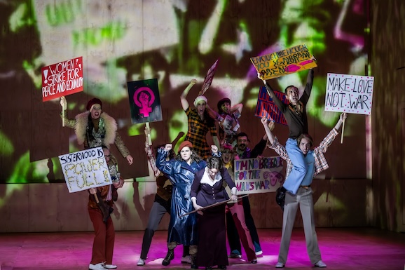 „Orlando” Olgi Neuwirth w reżyserii Eweliny Marciniak w Komische Oper w Berlinie © Jan Windszus