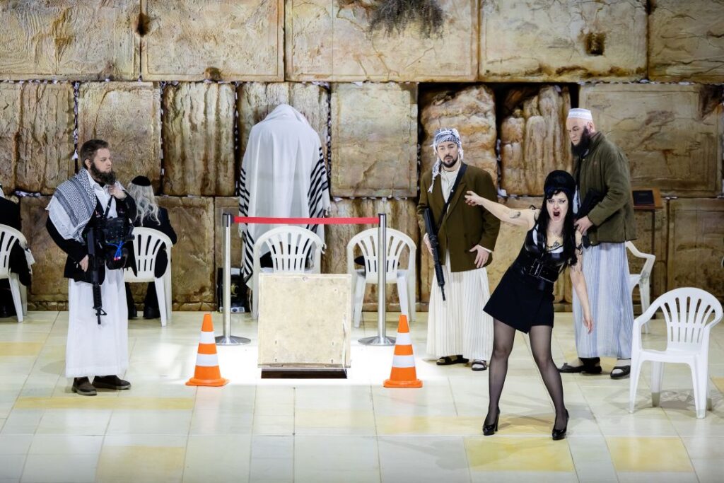 „Salome” Łotewskiej Opery Narodowej na XXXIII Bydgoskim Festiwalu Operowym. Raimonds Bramanis (Naraboth) i Inna Kločko (Salome) © Agnese Zeltiņa