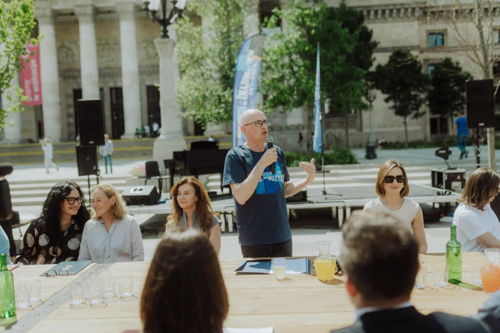 Roman Osadnik podczas konferencji festiwalu Centralny Plac Muzyki © materiały prasowe