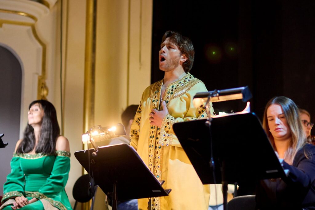 Anna Borucka, (Diakonissa), Andrzej Lampert (Pasterz). i Gabriela Legun (Roksana) Próba do „Króla Rogera” w Operze Śląskiej © Karol Fatyga