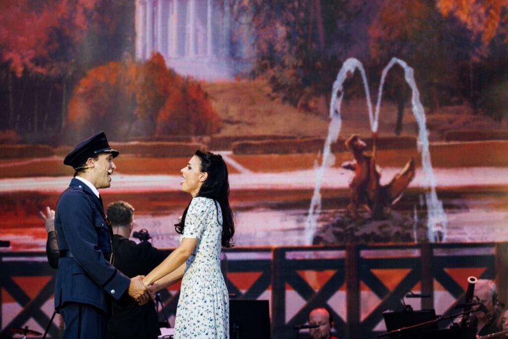 Duet miłosny – Nina (Natalia Krakowiak) i Janek (Jan Traczyk) © Przemysław Jendroska