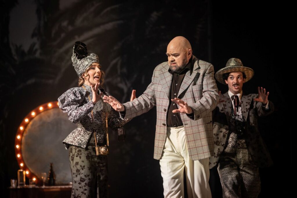 Iwona Wall (Annina), Bjarni Thor Kristinsson (Baron Ochs) i Albert Memeti (Valzacchi) © Krzysztof Mystkowski