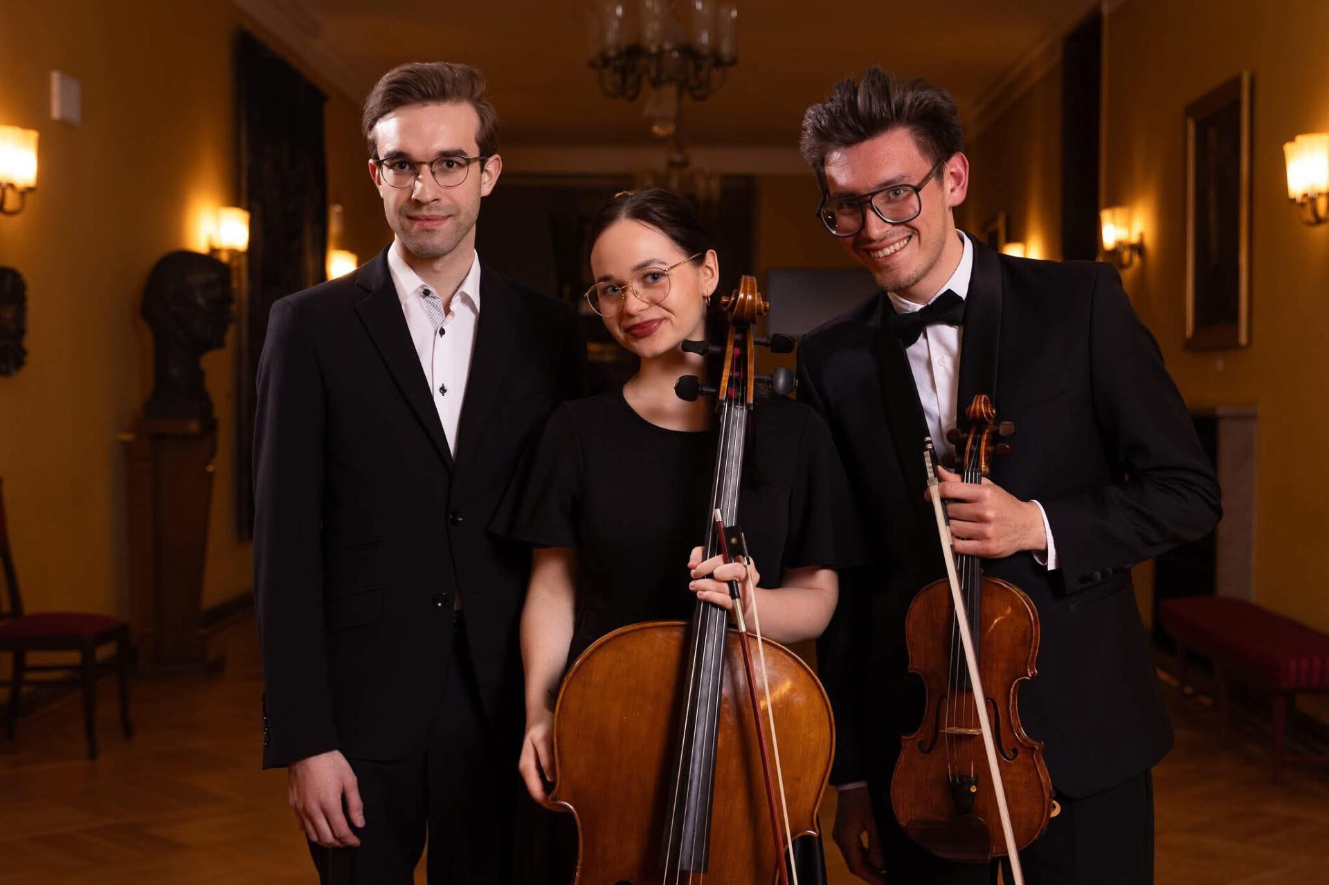 Ascendum Trio: Jakub Pawlikowski (fortepian), Zuzanna Pocztowska (wiolonczela) i Piotr Lasota (skrzypce) © materiały prasowe