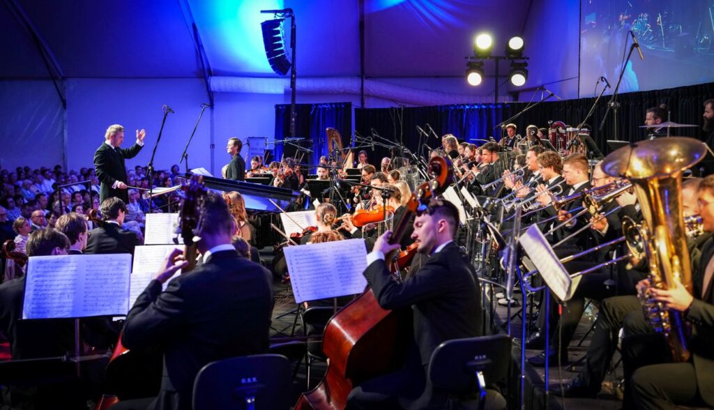 Sinfonia Iuventus, dyrygent Wojciech Rodek i Bartosz Bielenia © Maciej Mulawa