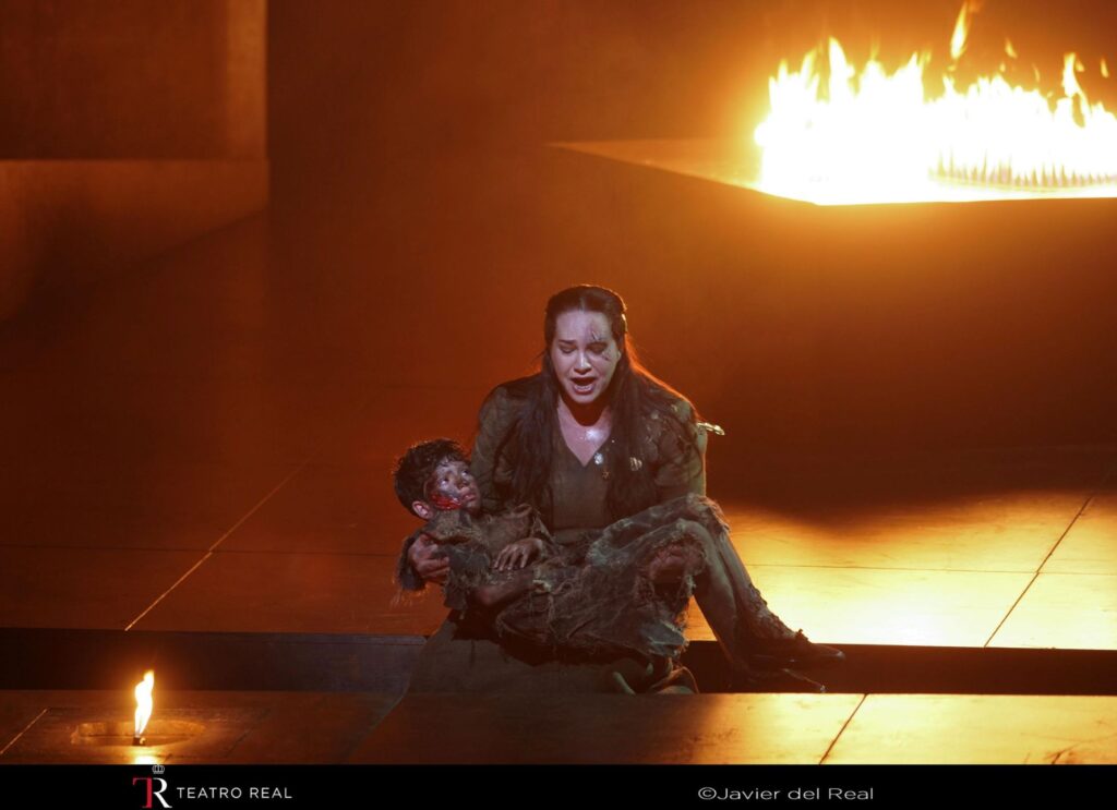 Ksenia Dudnikova (Azucena) © Javier de Real | Teatro Real