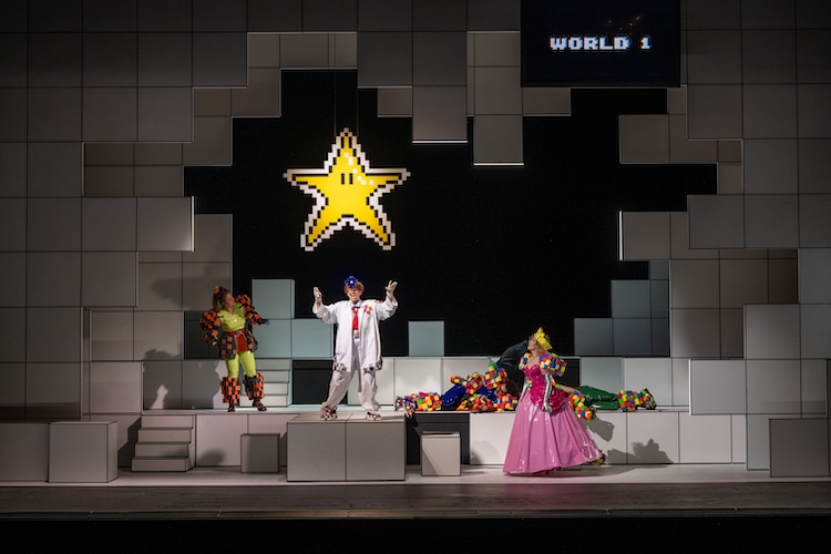 Anna Malesza-Kutny (Fiordiligi), Sheva Tehoval (Despina), András Adamik (Ferrando), Weronika Rabek (Dorabella) © Nilz Böhme/ Theater Magdeburg