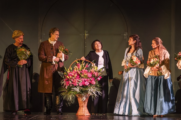 Paweł Michalczuk (Osmin), Jacek Szponarski (Belmonte), Jitka Stokalska (reżyserka), Aleksandra Olczyk (Konstancja), Joanna Kędzior (Blonda).„Uprowadzenie z seraju” w Nieborowie © Piotr Jamski/ Muzeum w Nieborowie i Arkadii
