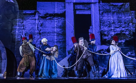 Albert Memeti (Pedrillo), Joanna Kędzior (Blonda), Jacek Szponarski (Belmonte) Aleksandra Olczyk (Konstancja). „Uprowadzenie z seraju” w Nieborowie © Piotr Jamski/ Muzeum w Nieborowie i Arkadii