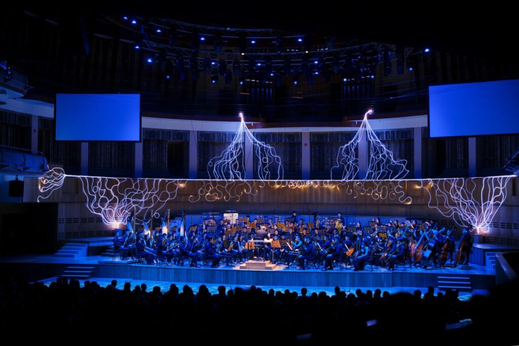 Michael Volle (Wotan) i Łukasz Konieczny (Fafner) w „Zygfrydzie” w Singapurze © Yong Junyi